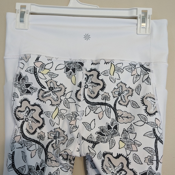 Athleta Affirmation 7/8 Floral Leggings in White Size Medium - Picture 11 of 12